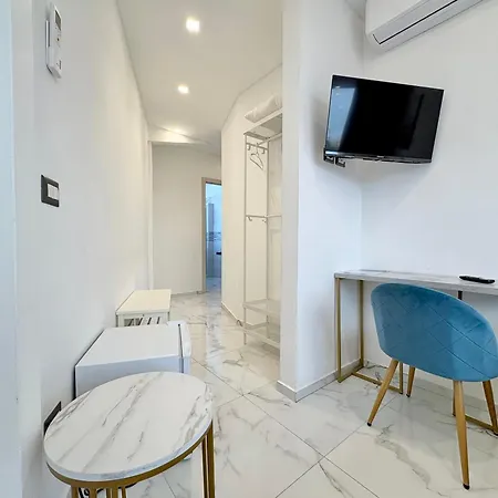 Konukevi Romano's Luxury Bari