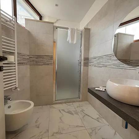 Dimora Prometeo בית הארחה 4*